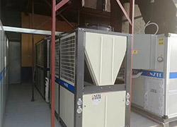 风冷模块机组能成为空调省去了冷却水系统所必不可少的部分